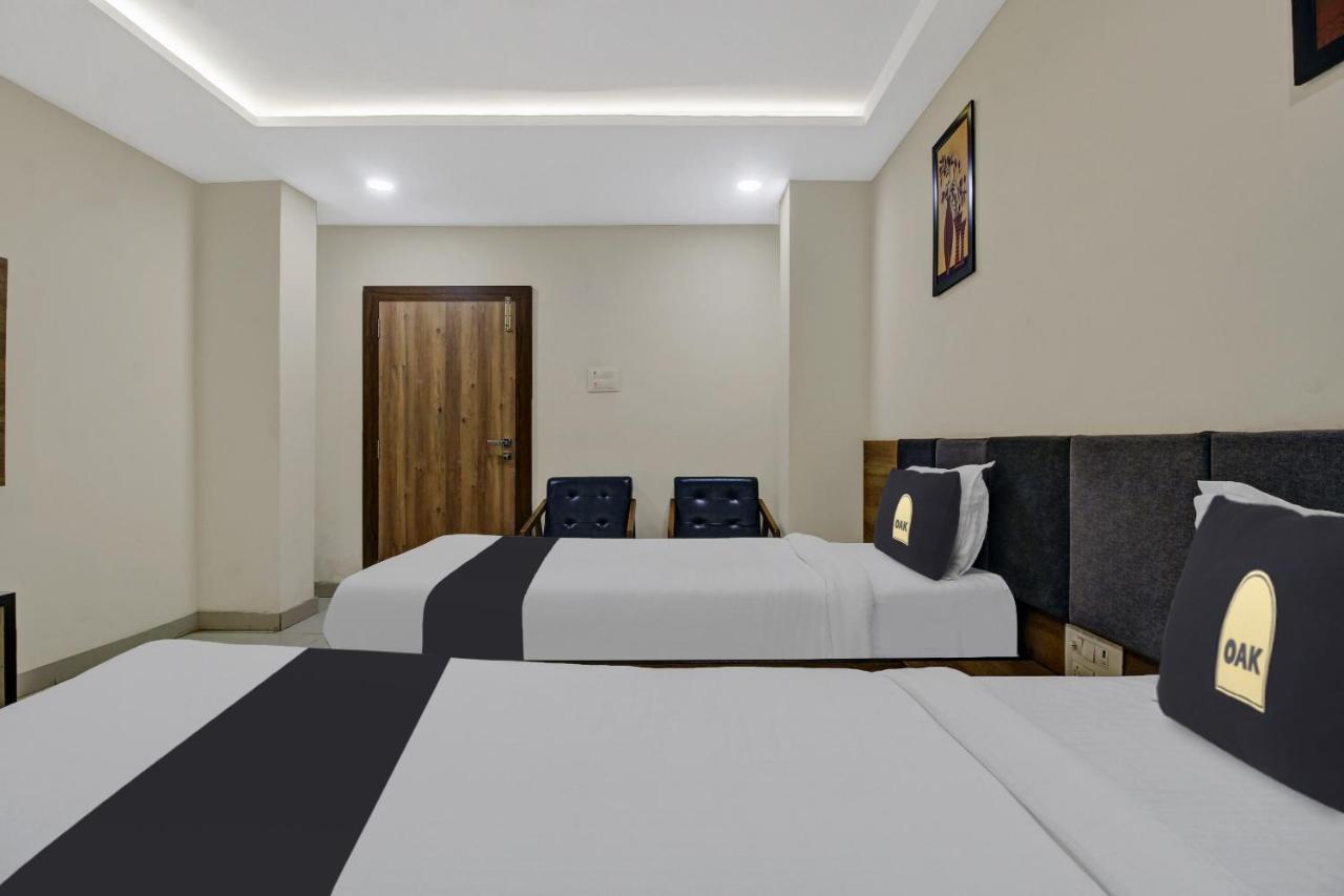 Collection O Hotel Swagath Pride Mancherāl Eksteriør billede
