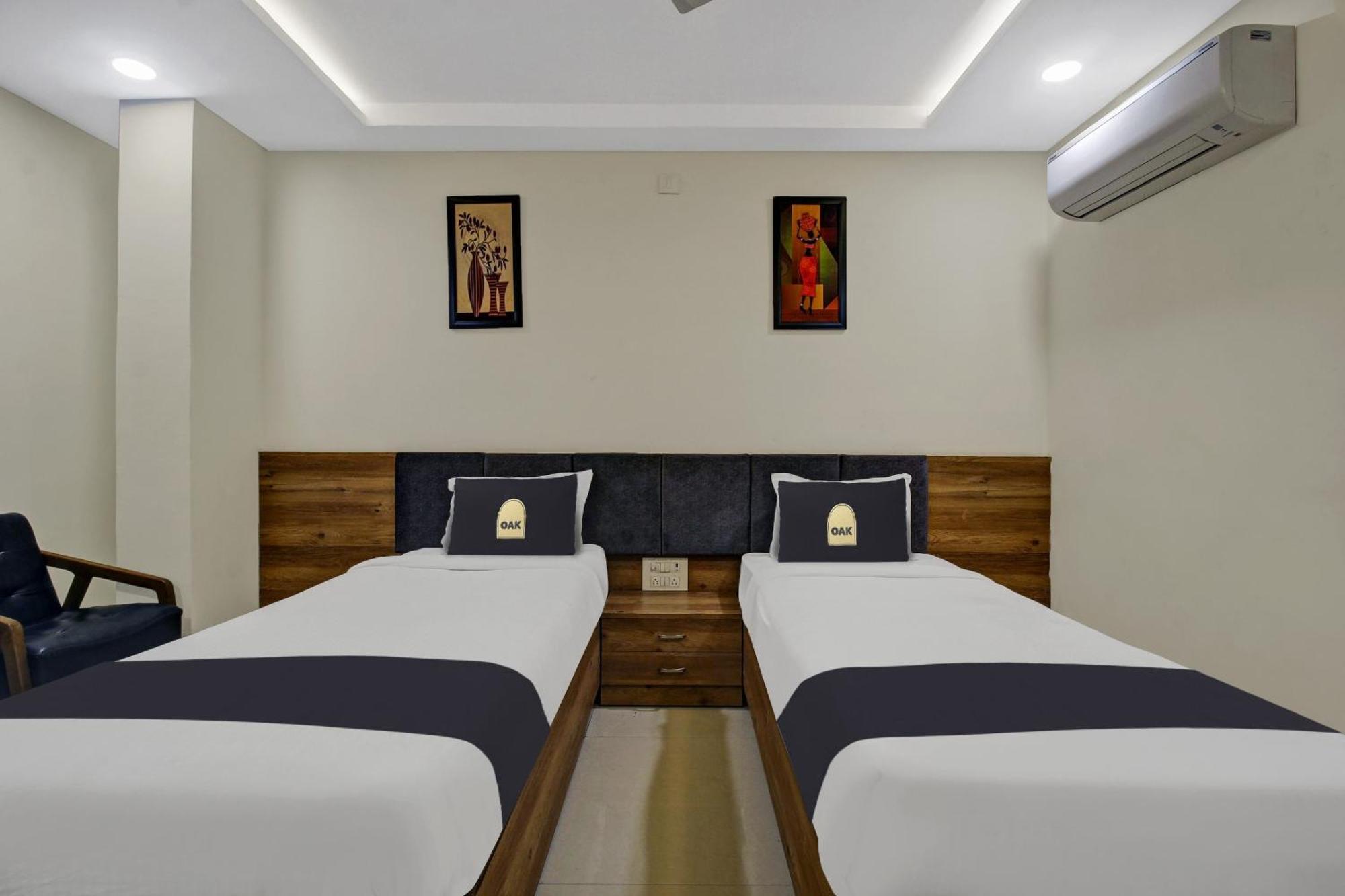 Collection O Hotel Swagath Pride Mancherāl Eksteriør billede